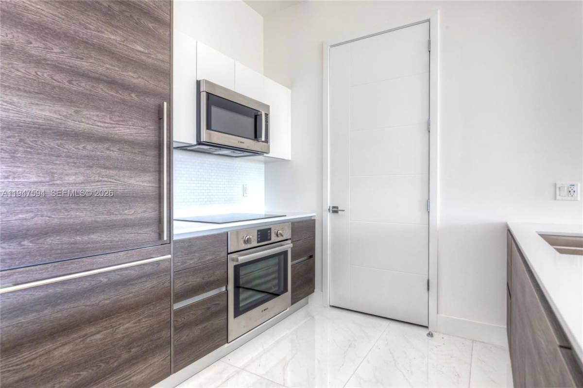 Apartment for rent at 301 Altara Ave, Miami, FL 33146