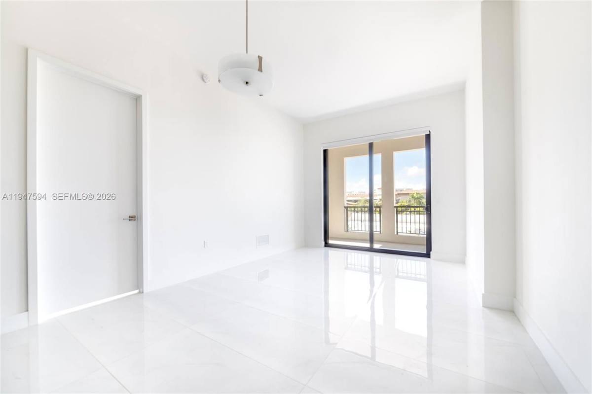 Apartment for rent at 301 Altara Ave, Miami, FL 33146