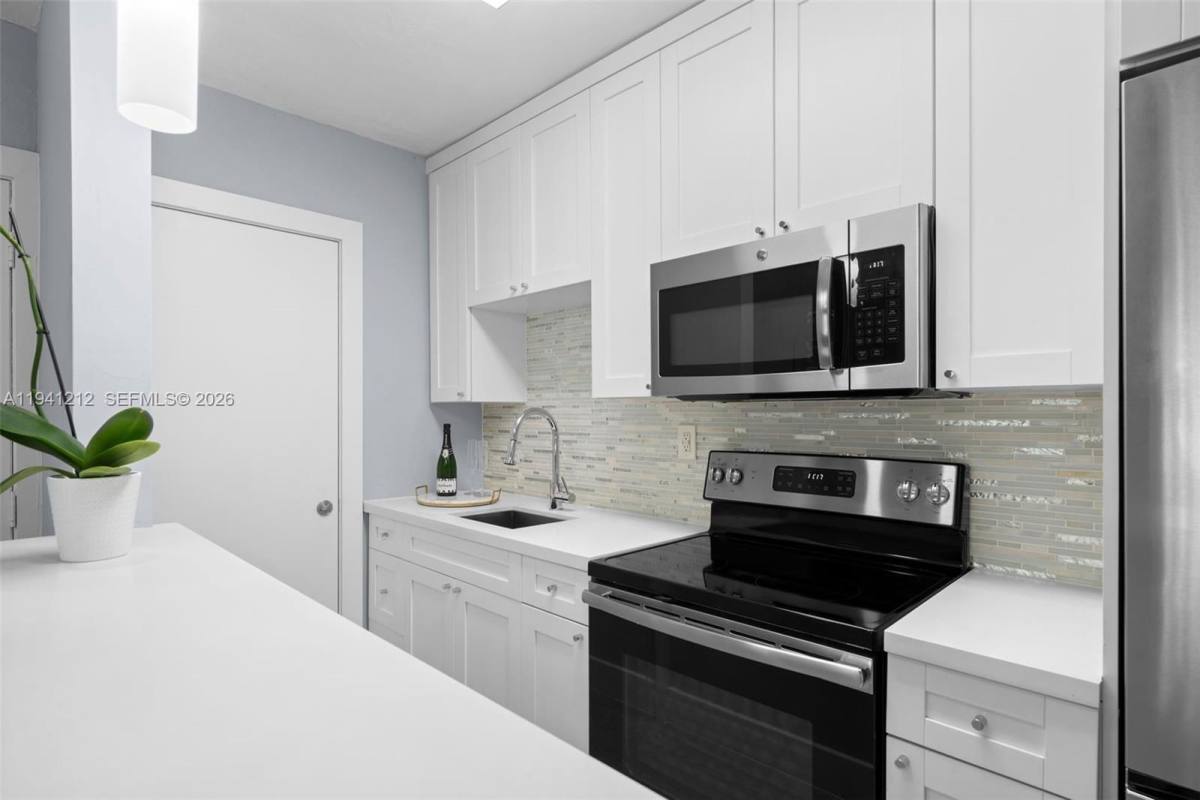 Condo for rent at 6330 SW 79th St #18, Miami, FL 33143