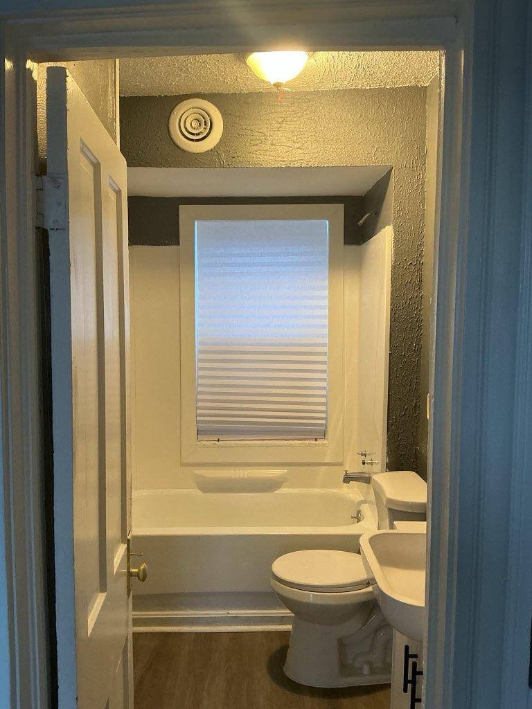 Apartment for rent at 3125 W 16th St #2, Cleveland, OH 44109
