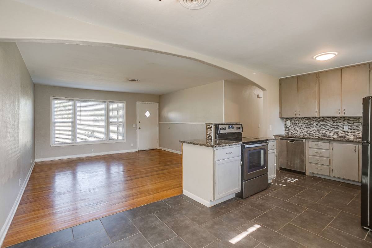 House for rent at 144 SE Tarrant Ave #T144, Burleson, TX 76028