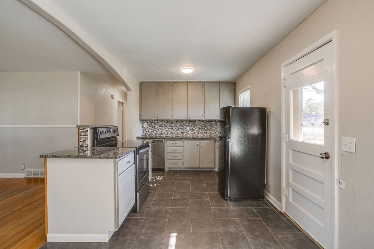 House for rent at 144 SE Tarrant Ave #T144, Burleson, TX 76028