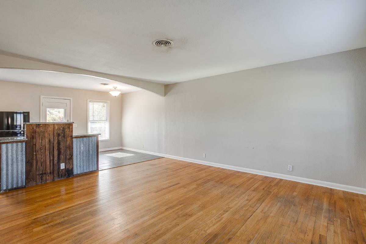 House for rent at 144 SE Tarrant Ave #T144, Burleson, TX 76028