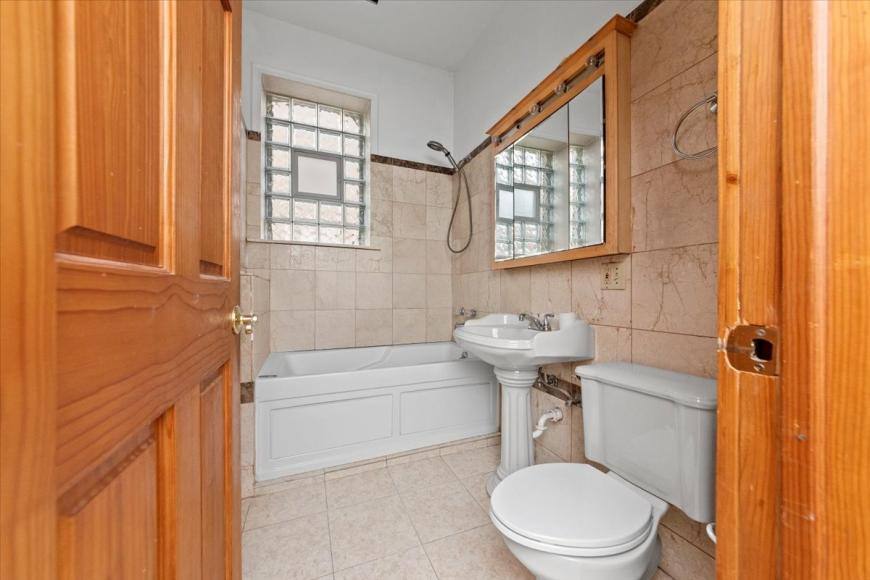 Apartment for rent at 1707 N Fairfield #2, Chicago, IL 60647
