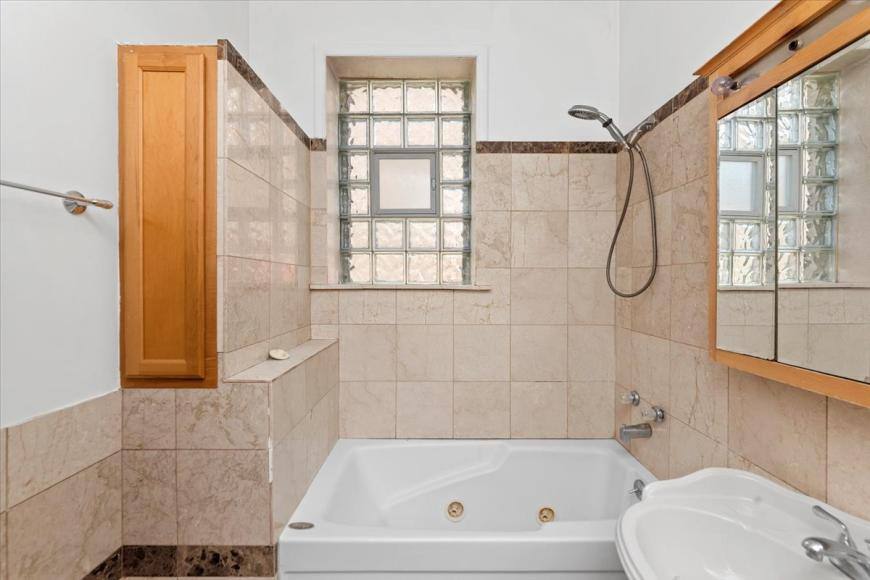 Apartment for rent at 1707 N Fairfield #2, Chicago, IL 60647