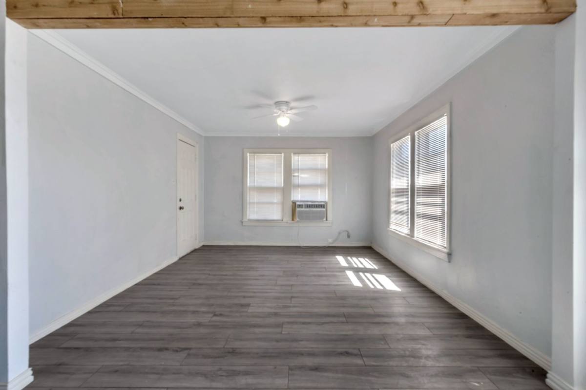 Apartment for rent at 305 N Robinson St, Cleburne, TX 76031