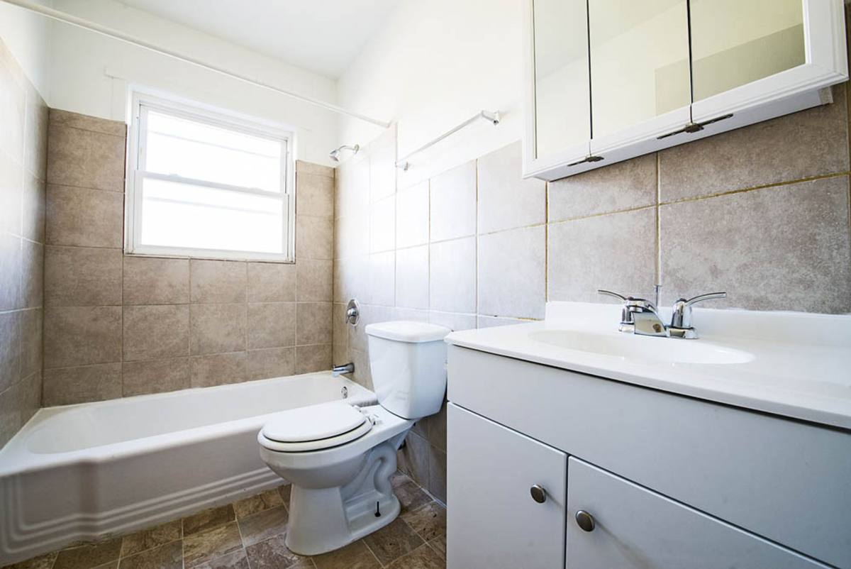 Apartment for rent at 2041-43 E 75th St, Chicago, IL 60649
