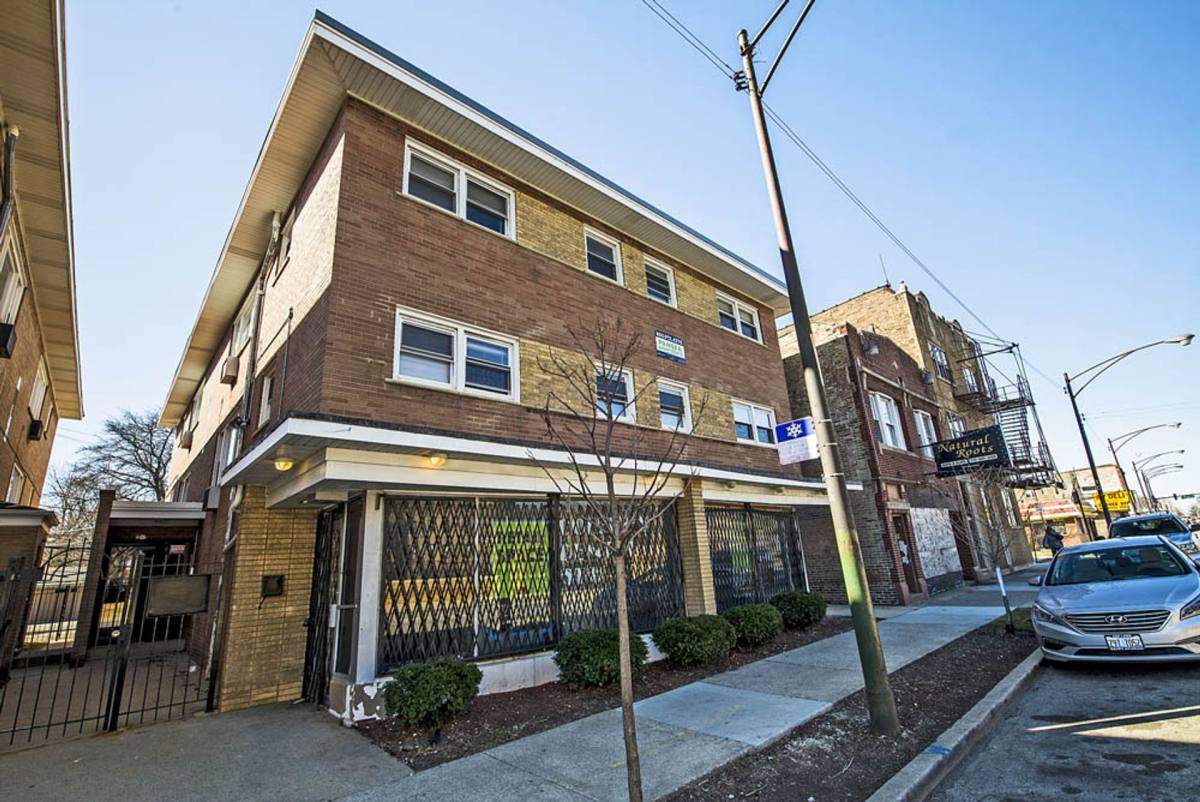 Apartment for rent at 2041-43 E 75th St, Chicago, IL 60649