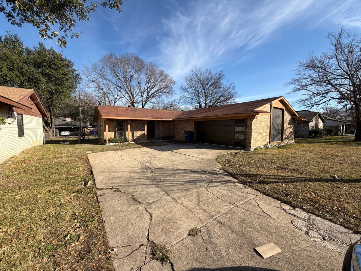 House for rent at 2722 N Saint Augustine Dr, Dallas, TX 75227