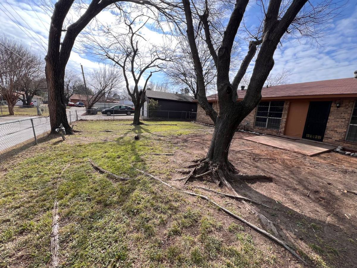 House for rent at 2722 N Saint Augustine Dr, Dallas, TX 75227