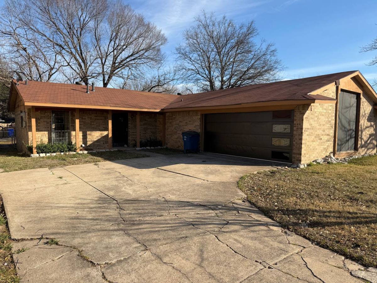 House for rent at 2722 N Saint Augustine Dr, Dallas, TX 75227