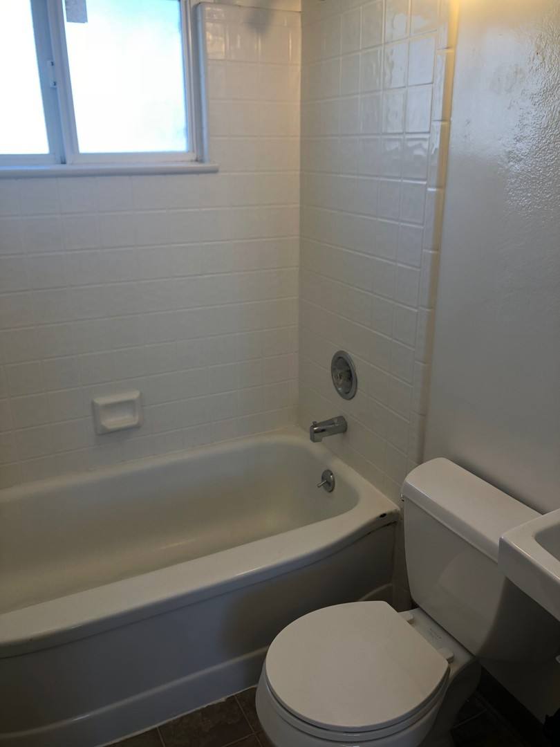 Apartment for rent at 367 Wall St, Ventura, CA 93001