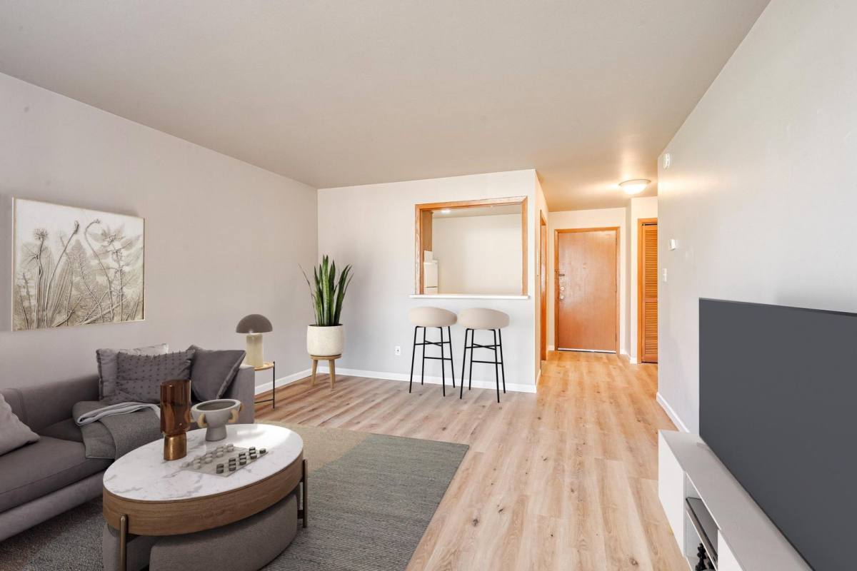 Apartment for rent at 505 S Van Buren St, Green Bay, WI 54301
