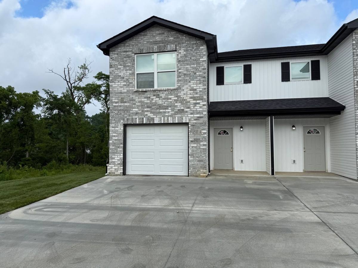 Townhouse for rent at 2549 E 5th St, Washington, MO 63090