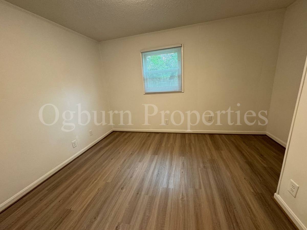 Apartment for rent at 221 Mayberry Ave, Mount Airy, NC 27030