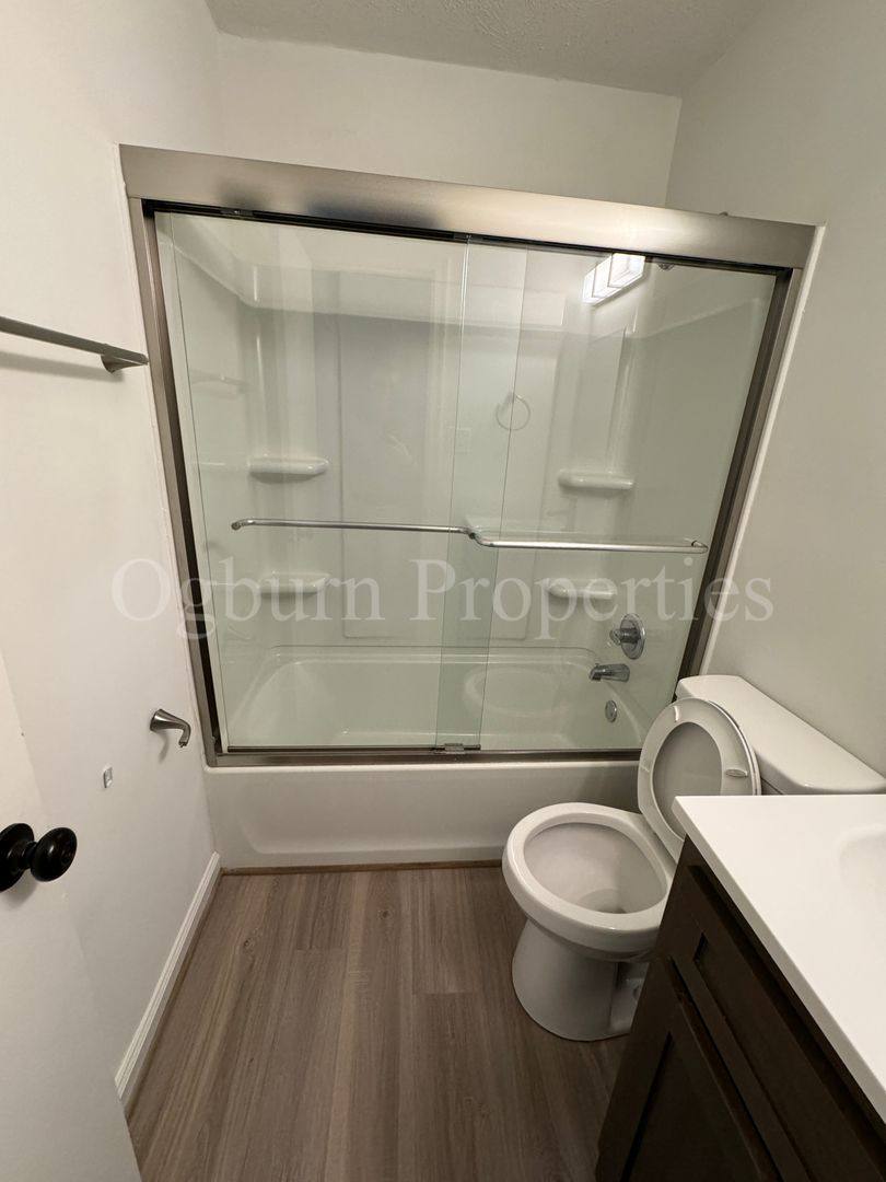 Apartment for rent at 221 Mayberry Ave, Mount Airy, NC 27030