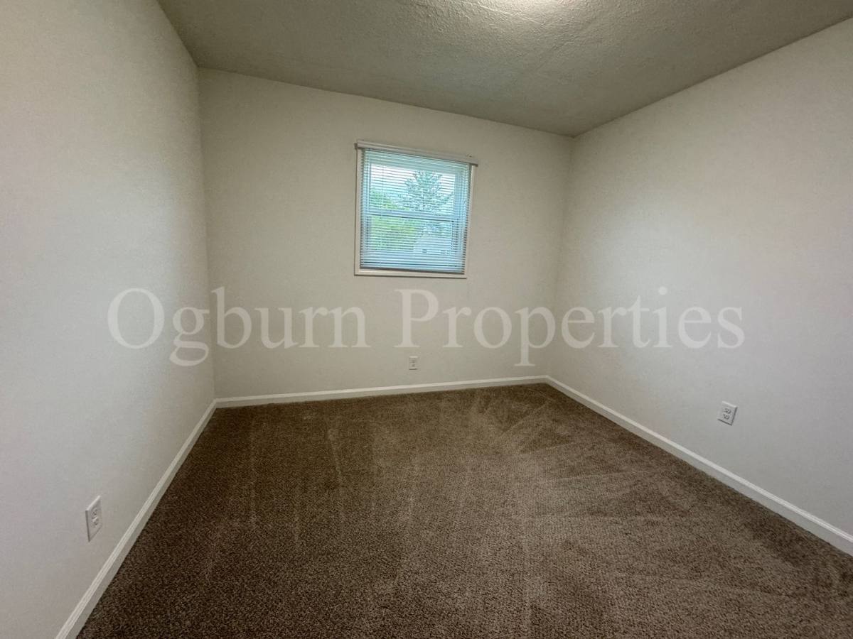 Apartment for rent at 221 Mayberry Ave, Mount Airy, NC 27030
