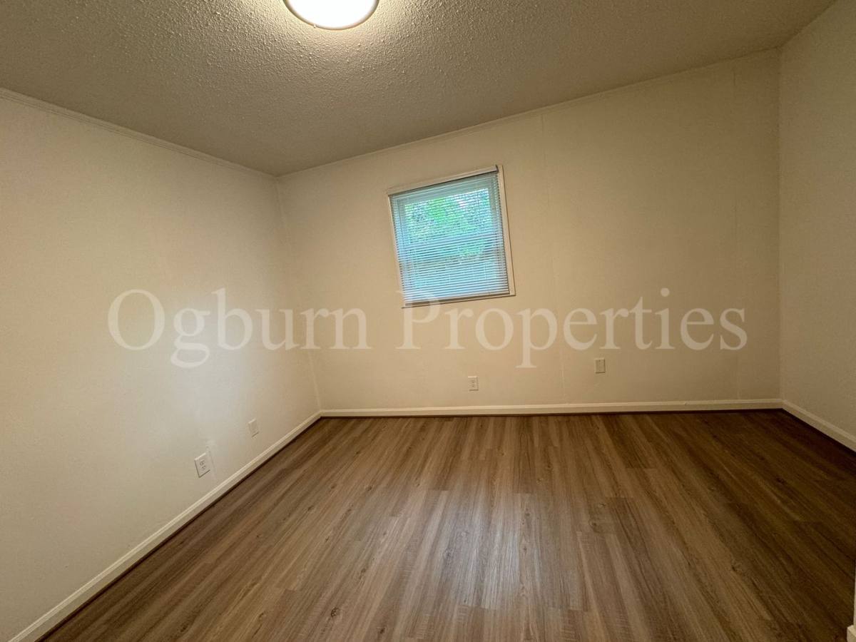 Apartment for rent at 221 Mayberry Ave, Mount Airy, NC 27030