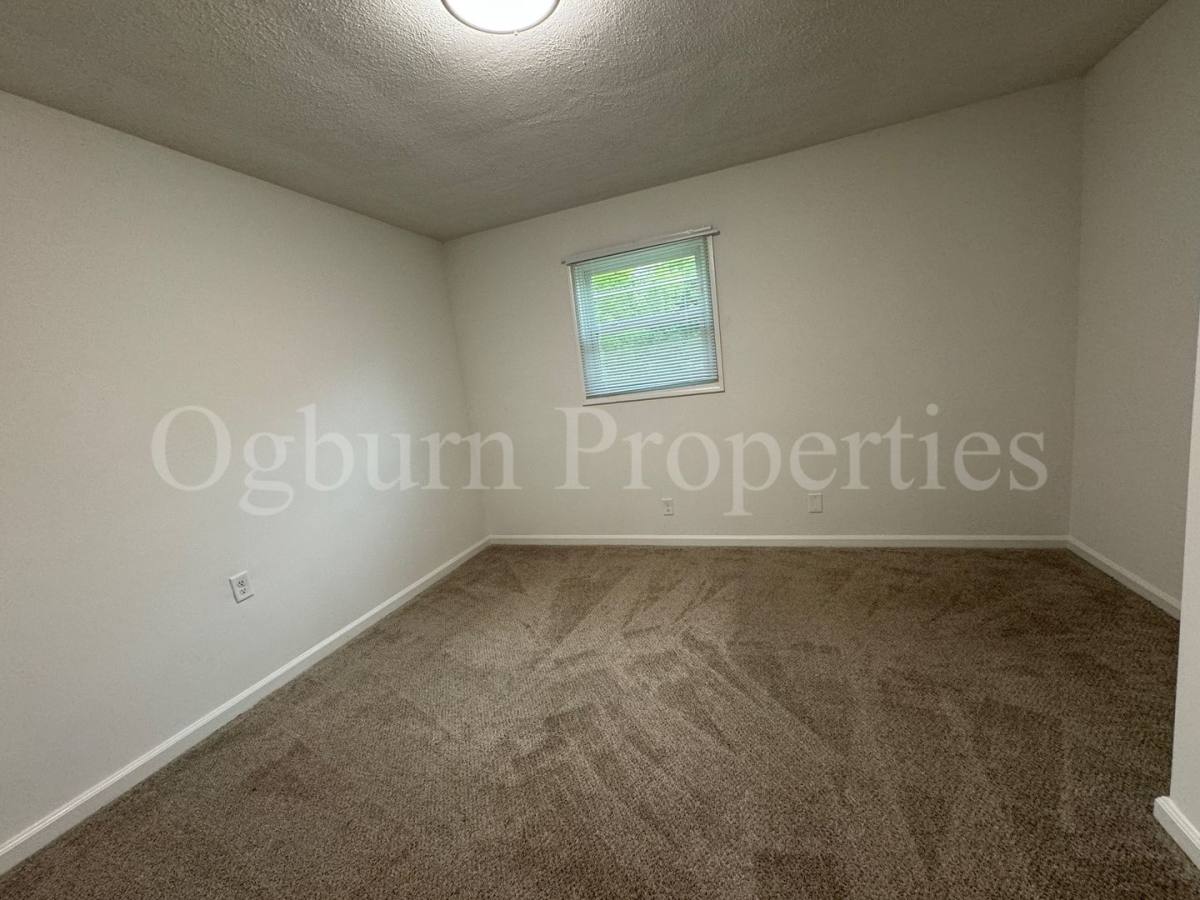Apartment for rent at 221 Mayberry Ave, Mount Airy, NC 27030
