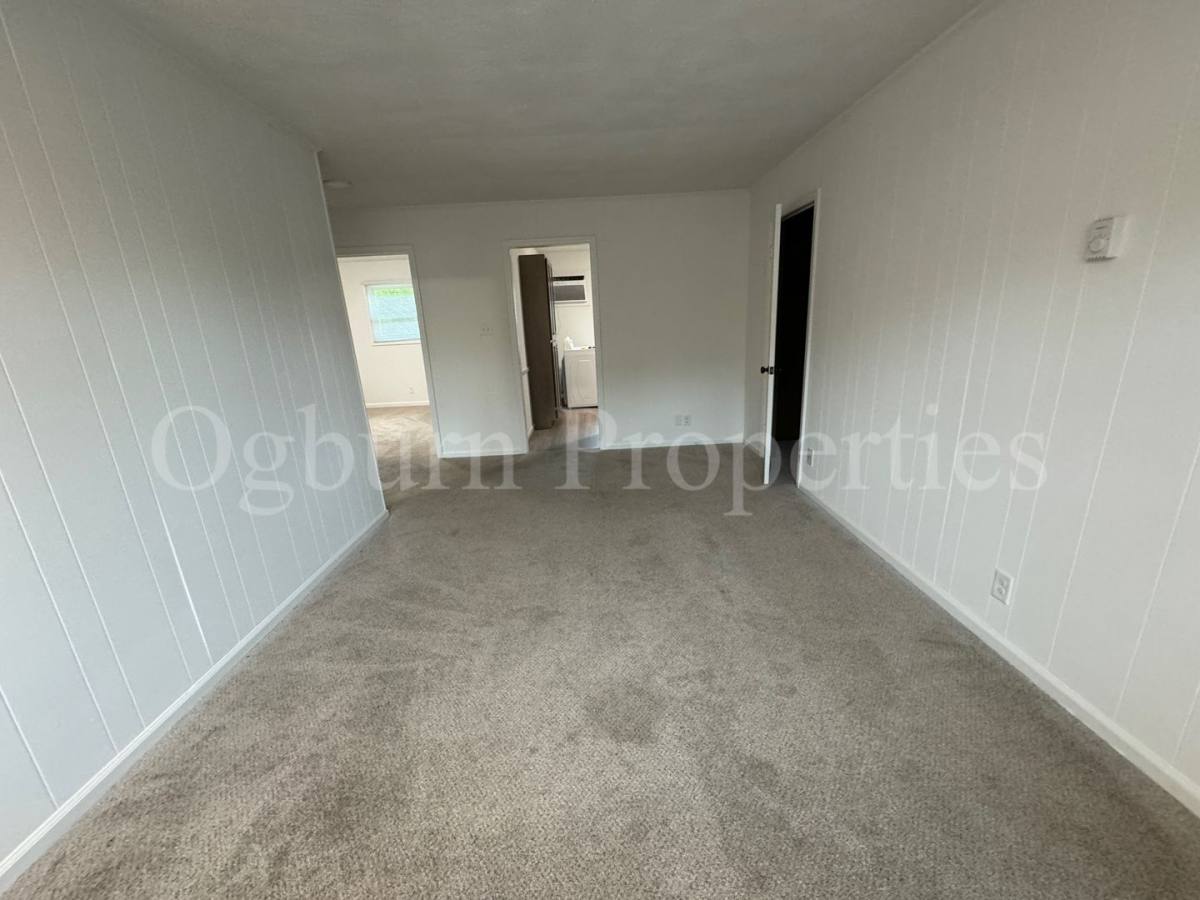 Apartment for rent at 221 Mayberry Ave, Mount Airy, NC 27030