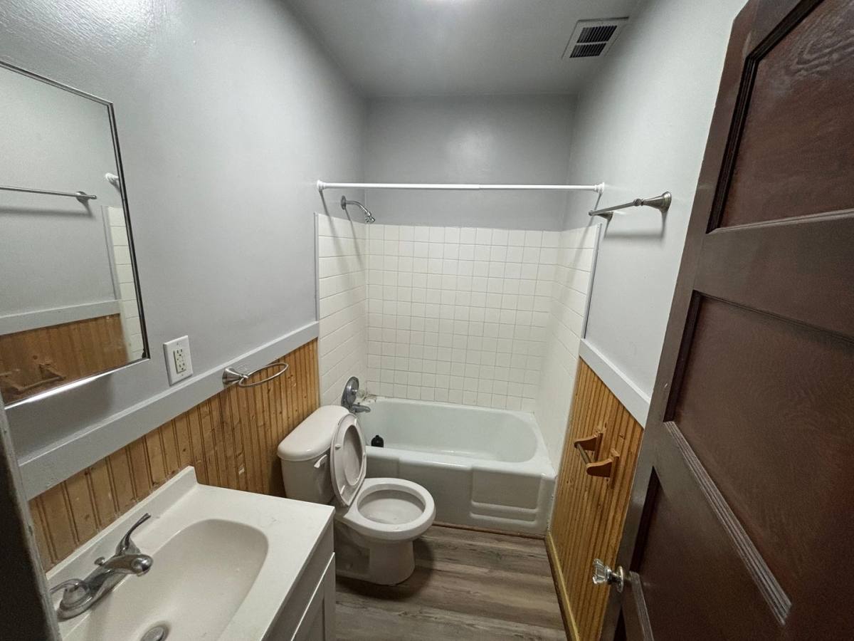 Apartment for rent at 729 W Cedar St, Cherokee, IA 51012