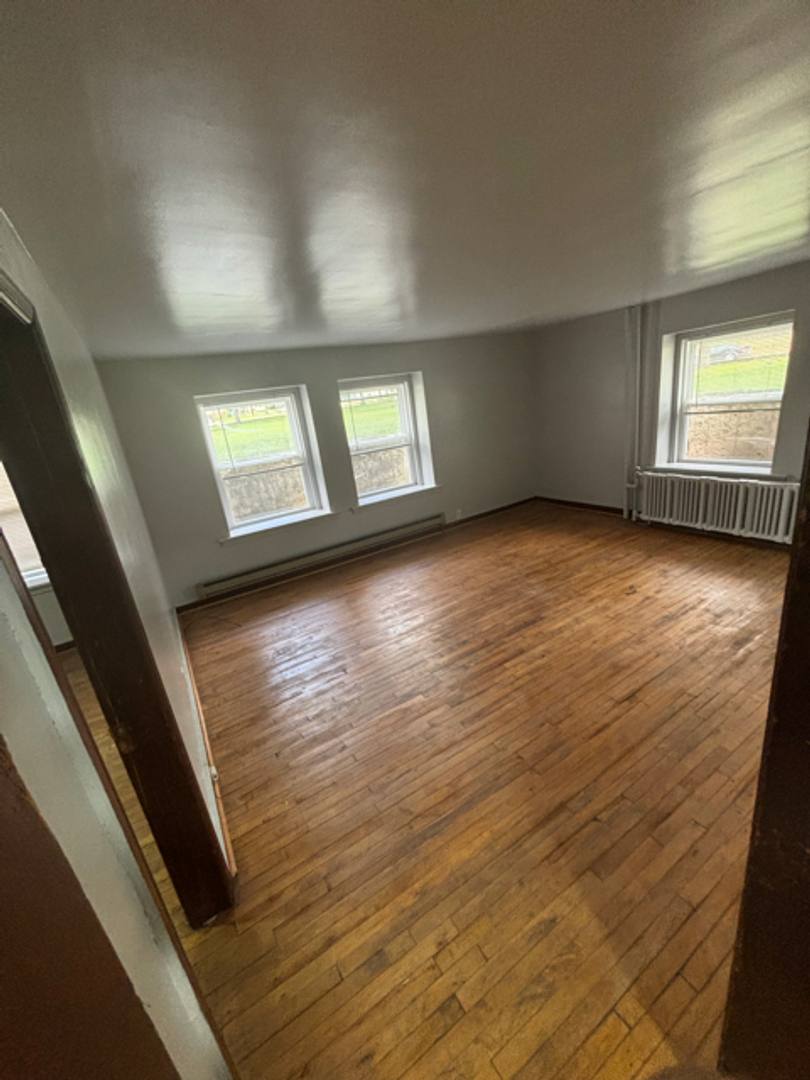 Apartment for rent at 729 W Cedar St, Cherokee, IA 51012
