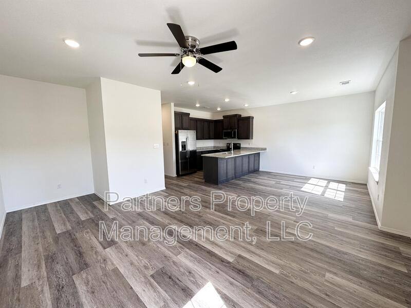 Townhouse for rent at 940 S Amarillo Ave #1, Fayetteville, AR 72704