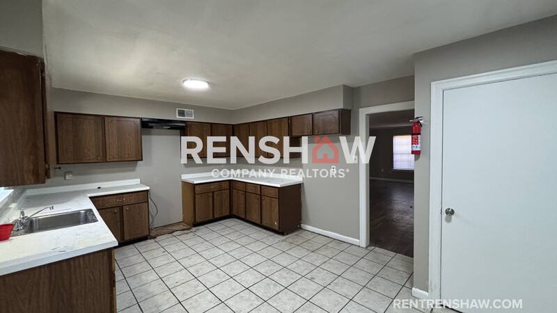 Apartment for rent at 3247 Thirteen Colony Mall 3A, Memphis, TN 38115