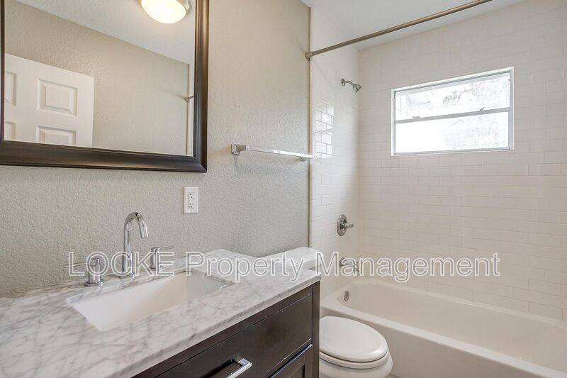 House for rent at 3524 S Dr, Fort Worth, TX 76109