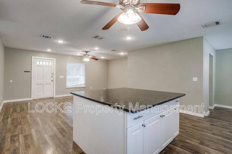 House for rent at 3524 S Dr, Fort Worth, TX 76109
