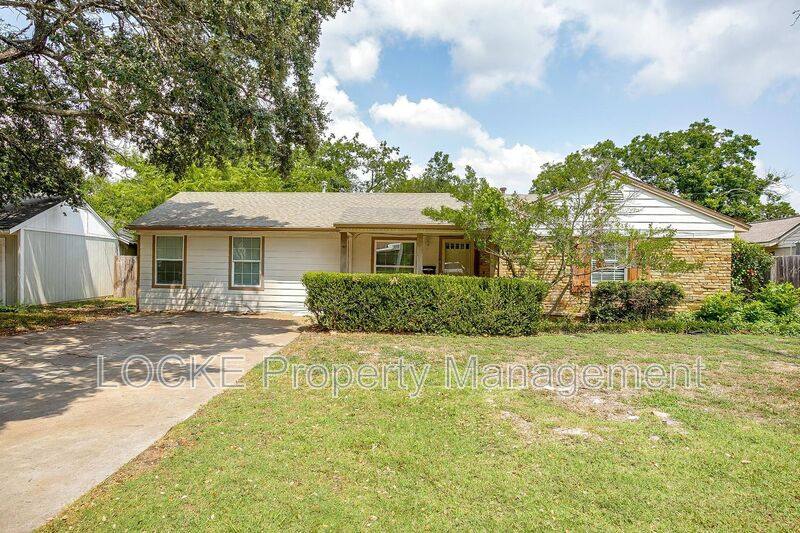 House for rent at 3524 S Dr, Fort Worth, TX 76109