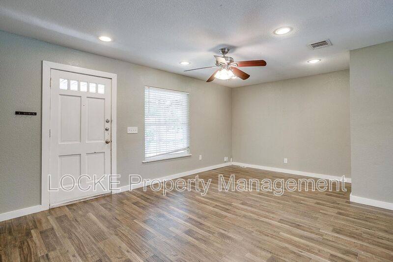 House for rent at 3524 S Dr, Fort Worth, TX 76109