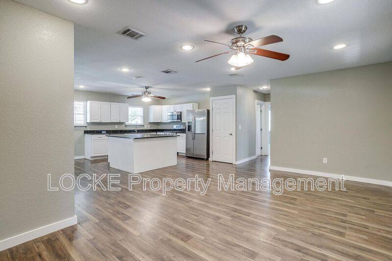 House for rent at 3524 S Dr, Fort Worth, TX 76109