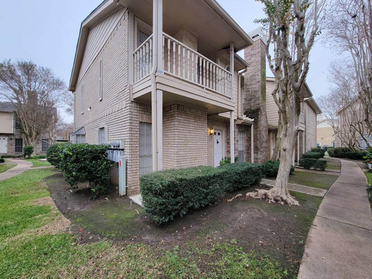 House for rent at 7575 Cambridge St, Houston, TX 77054