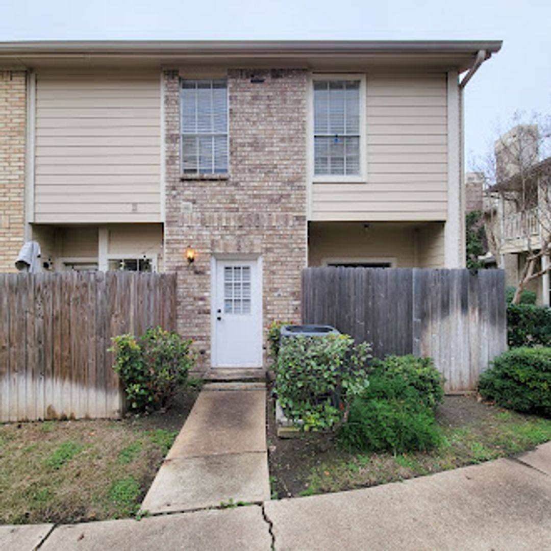 House for rent at 7575 Cambridge St, Houston, TX 77054