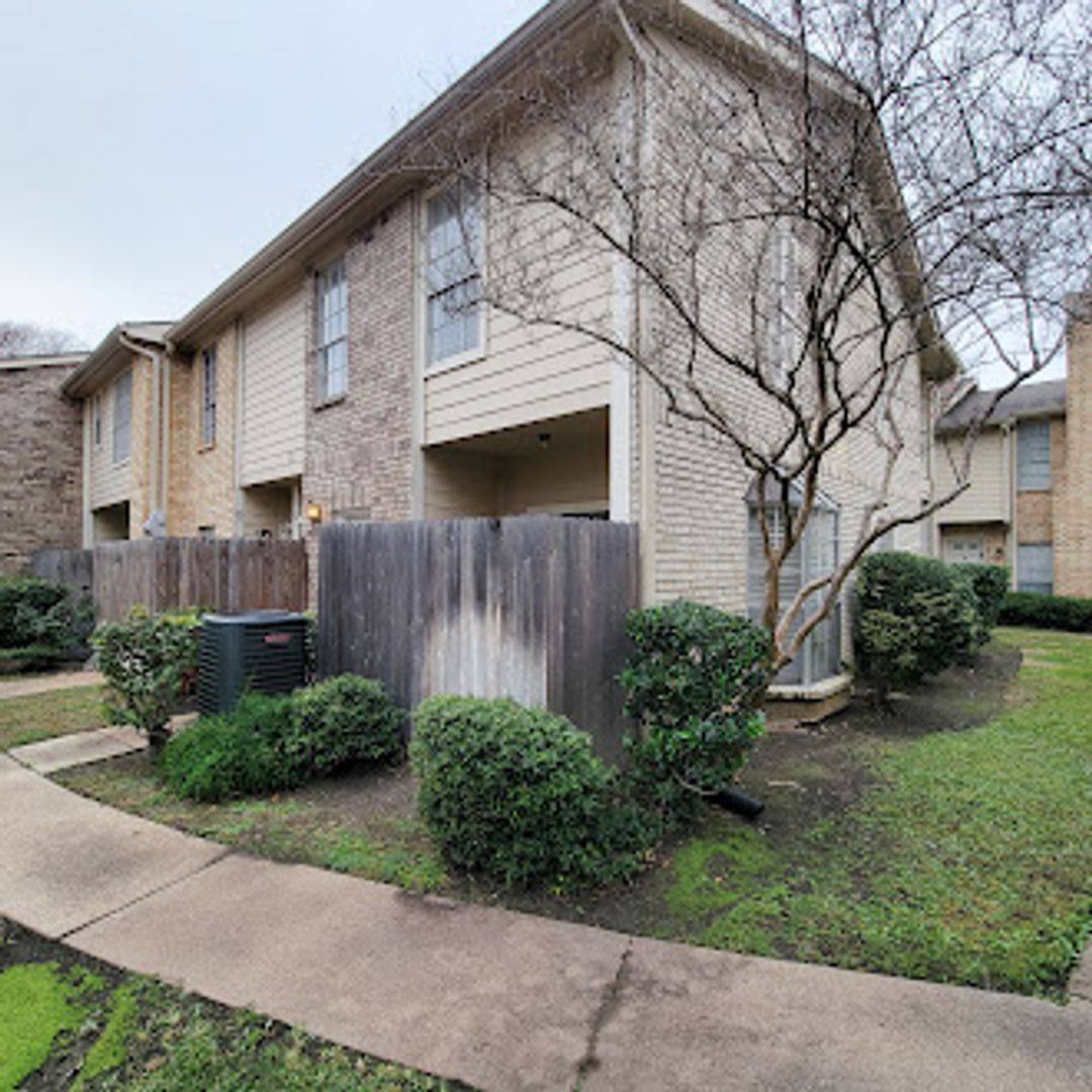 House for rent at 7575 Cambridge St, Houston, TX 77054