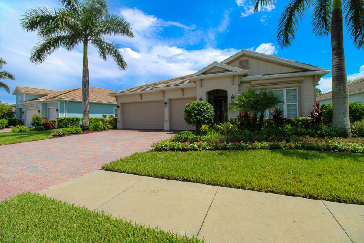 House for rent at 14849 Windward Lane, Naples, FL 34114