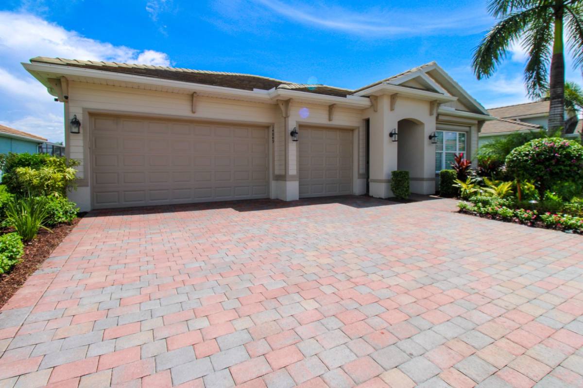 House for rent at 14849 Windward Lane, Naples, FL 34114