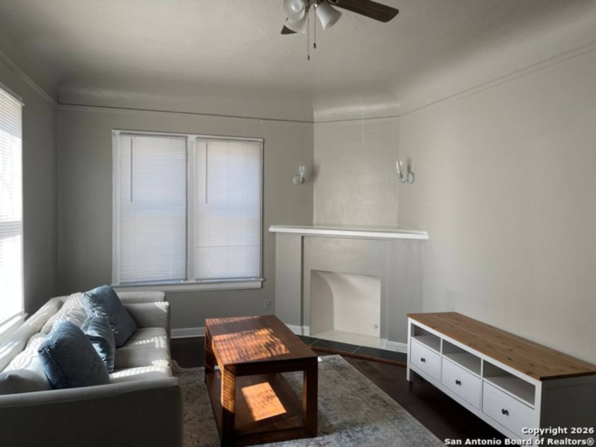 House for rent at 309 E Lullwood, San Antonio, TX 78212