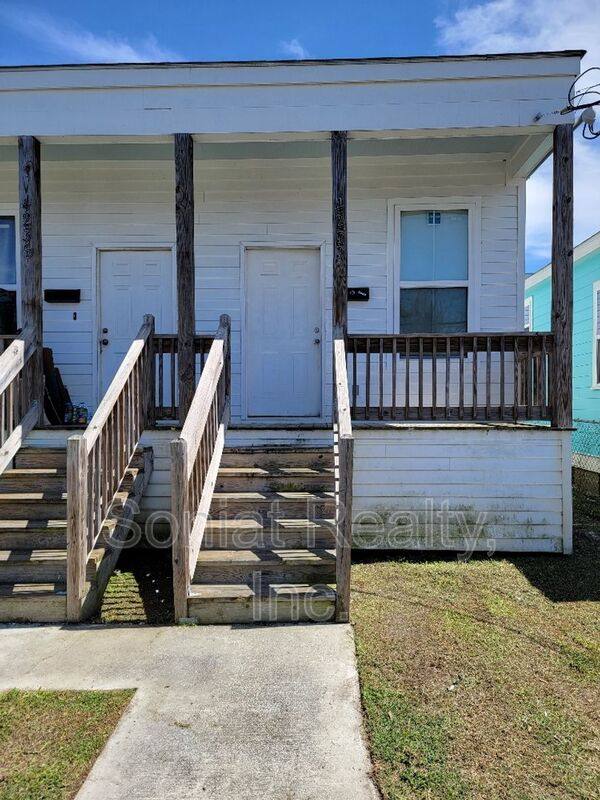 Apartment for rent at 4235 Hollygrove St, New Orleans, LA 70118