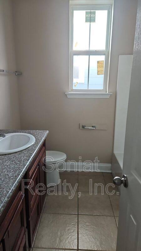 Apartment for rent at 4235 Hollygrove St, New Orleans, LA 70118