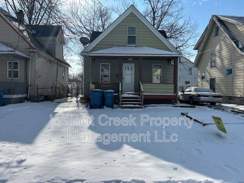House for rent at 939 W 22nd St, Lorain, OH 44052