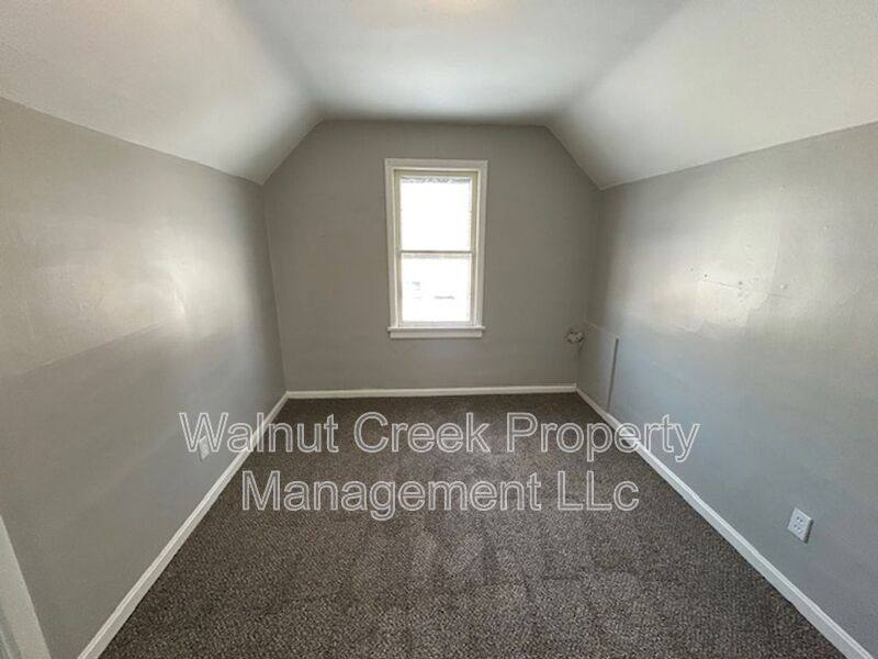 House for rent at 939 W 22nd St, Lorain, OH 44052