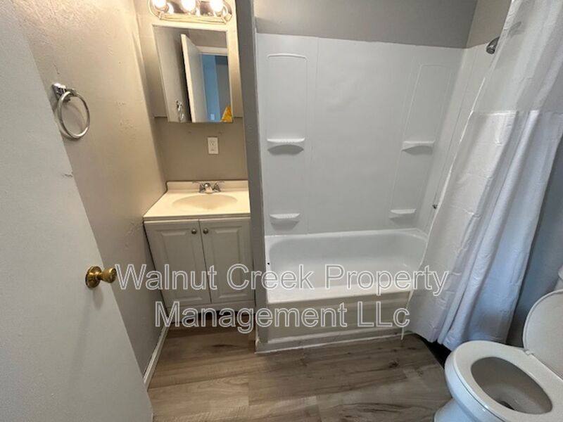 House for rent at 939 W 22nd St, Lorain, OH 44052