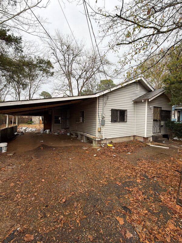 House for rent at 3026 Bishop Ave, Jackson, MS 39213