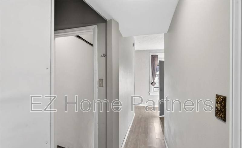 Townhouse for rent at 3005 S Compton Ave, Saint Louis, MO 63118
