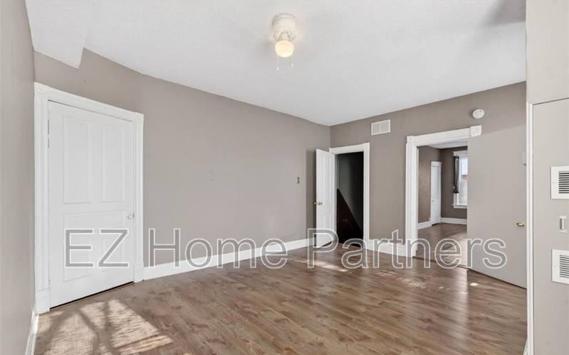 Townhouse for rent at 3005 S Compton Ave, Saint Louis, MO 63118