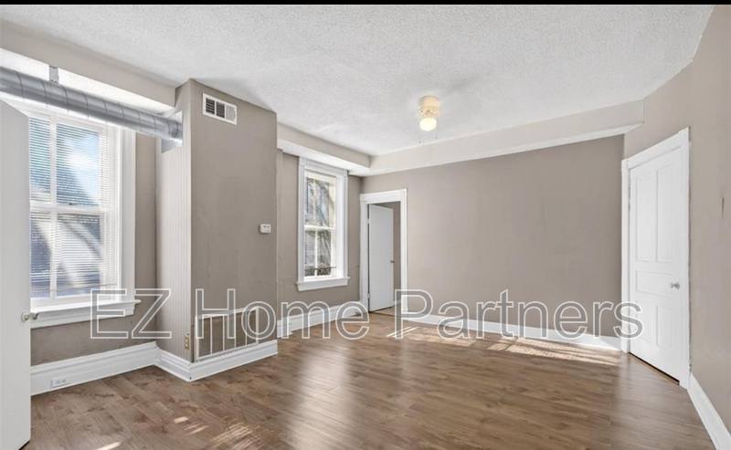 Townhouse for rent at 3005 S Compton Ave, Saint Louis, MO 63118
