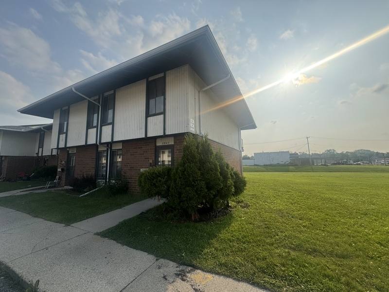 Townhouse for rent at 3908 S Sunset Square, Milwaukee, WI 53220