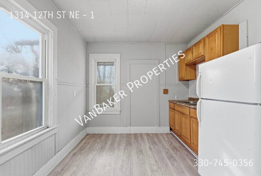 Apartment for rent at 1314 12th St NE #2, Canton, OH 44705